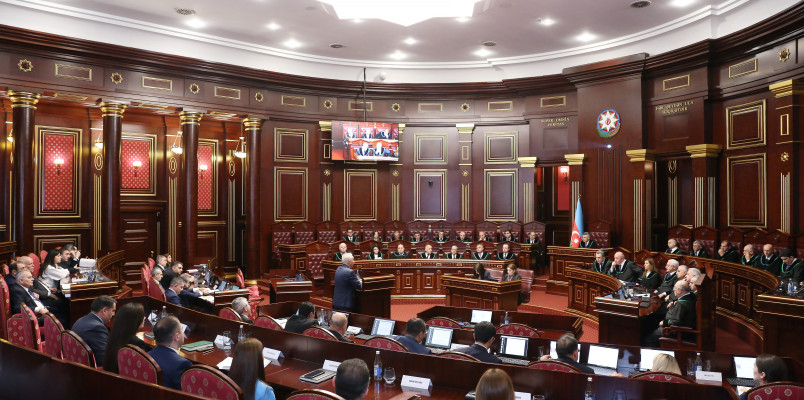 Ali Məhkəmə Plenumunun növbəti iclası keçirilib