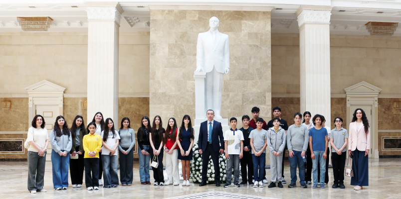 Şagirdlər “Açıq qapı” günü münasibətilə Ali Məhkəmədə olublar