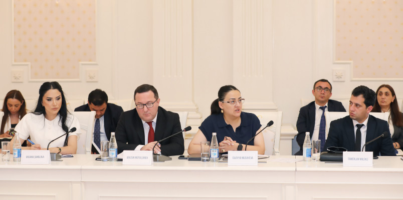 Ali Məhkəmədə etimad hüququnun qorunması və inzibati praktikada bərabər yanaşma məsələləri müzakirə olunub