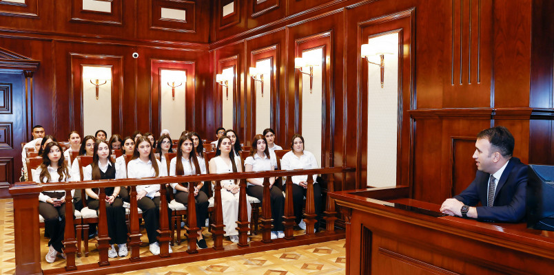 Könüllülər “Açıq qapı” günü çərçivəsində Ali Məhkəmədə olublar