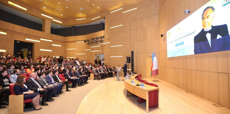 Ulu Öndər Heydər Əliyevin 100 illik yubileyinə həsr olunmuş “Bu günün hüququ, sabahın hüquqşünası” adlı konfrans keçirilib