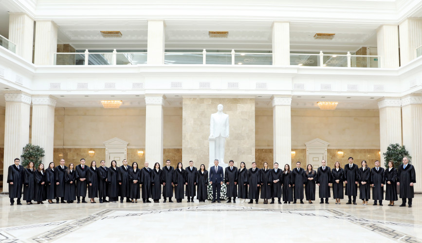 Yeni təyin olunmuş hakimlər Ali Məhkəmədə and içiblər