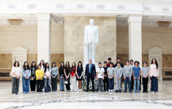 Şagirdlər “Açıq qapı” günü münasibətilə Ali Məhkəmədə olublar